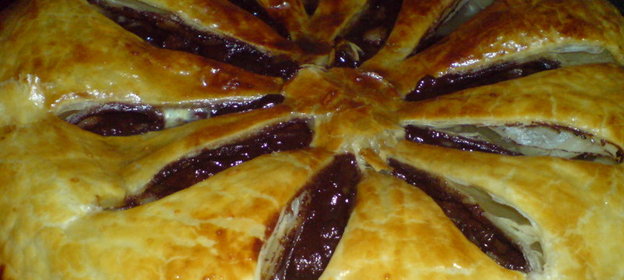 Питивье с шоколадом и карамелизированными грушами/ Pithiviers au chocolat et aux poires caramelisees