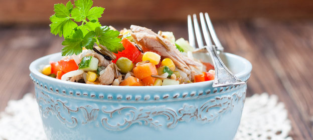 Салат с рисом и овощами