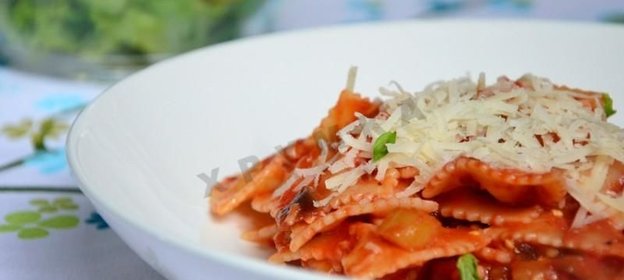 Паста с баклажанами в томатном соусе