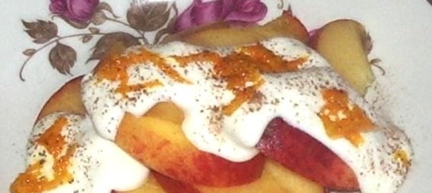 Персик под йогуртом