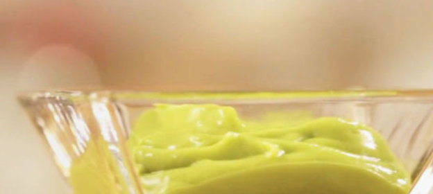 Соус из авокадо и васаби