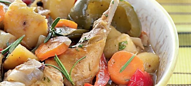 Кролик, тушенный с овощами