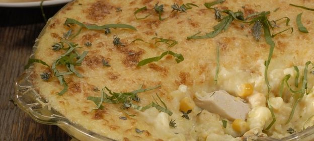 Картофельная запеканка с курицей и кукурузой