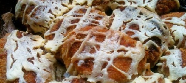 Биточки мясные, запеченные в сметане