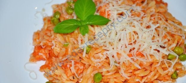 Паста орзо с креветками и зеленым горошком