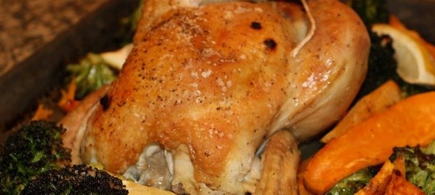 Фаршированная курица в духовке целиком