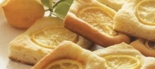 Салат из помидоров и консервированного горошка