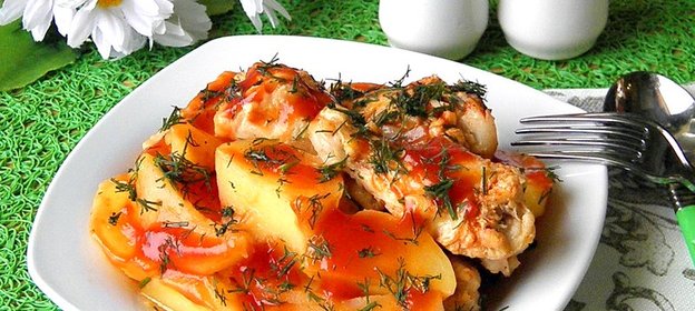 Соус с курицей и картошкой