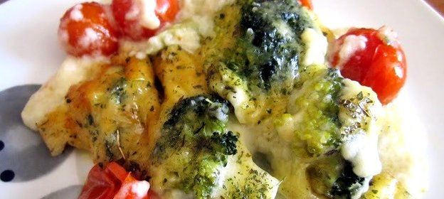 Брокколи с помидорами