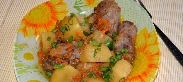 Индюшиные шеи тушеные с картофелем