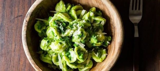 Макароны с зеленым горошком