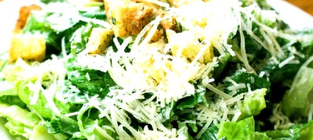 Салат Цезарь с огурцами