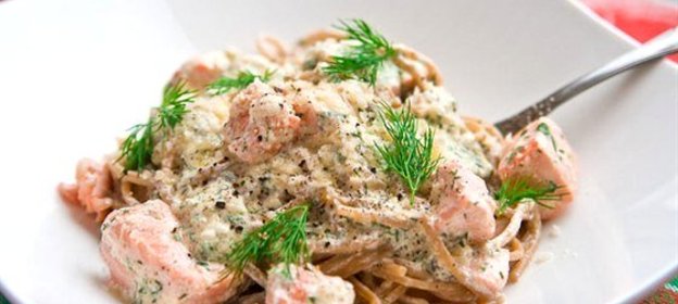 Cемга со шпинатом в сливочном соусе