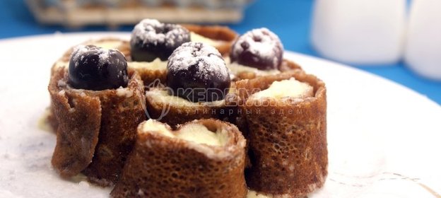 Шоколадные блины со сливочной начинкой