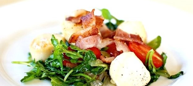 Салат с гребешками