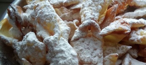 Салат из персиков и черешни