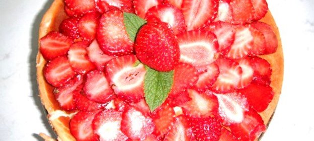 Чизкейк с клубникой и белым шоколадом