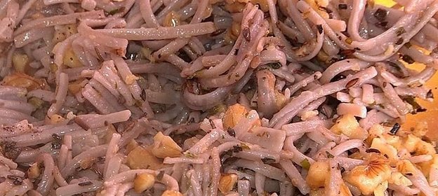 Паста из гречки с орехами и специями