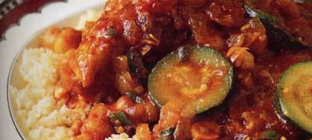 Салат куриный с острым сыром