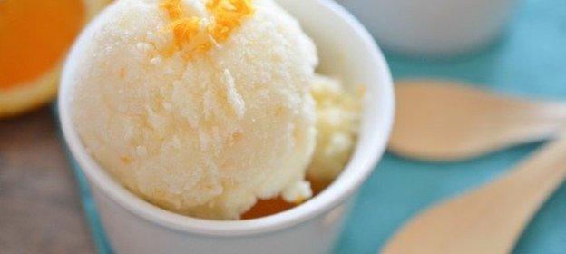 Сорбет из кокосового молока с апельсиновым повидлом