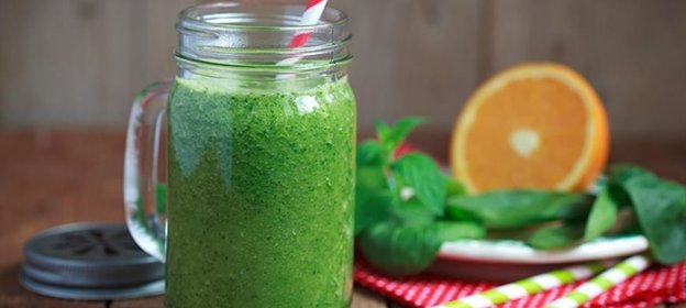 Зеленый смузи с мятой