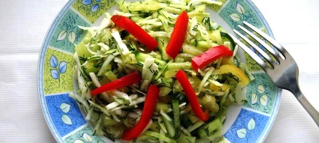 Салат с капустой Хрустящий бум