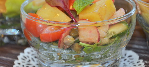 Овощной салат с картофелем и каперсами