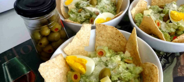 Салат из авокадо