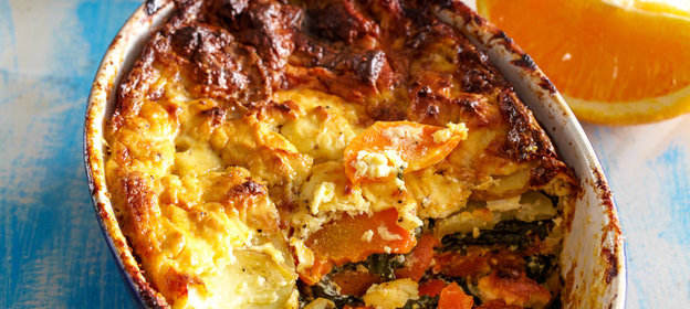 Запеканка из шпината, картофеля и моркови с апельсиновой цедрой