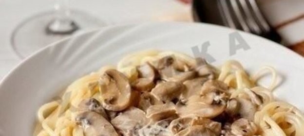Спагетти с грибами в сливочном соусе