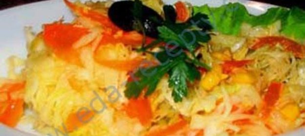 Осенний салат из сладкого перца и капусты