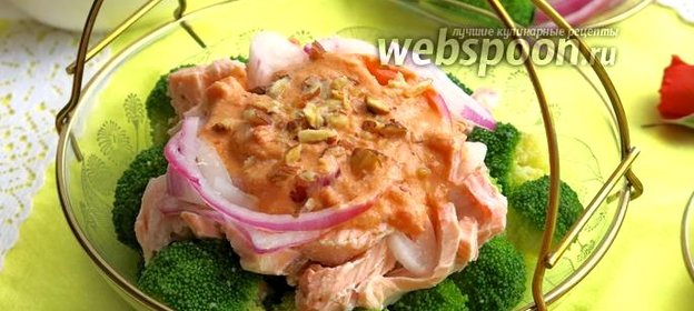 Салат с брокколи и рыбой