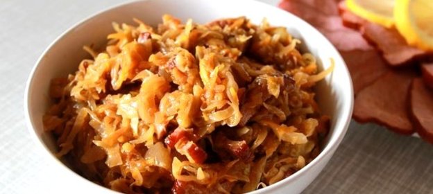 Капуста, тушеная с ребрышками