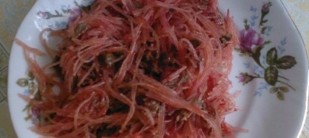 Салат из рисовой лапши с овощами и сердечками