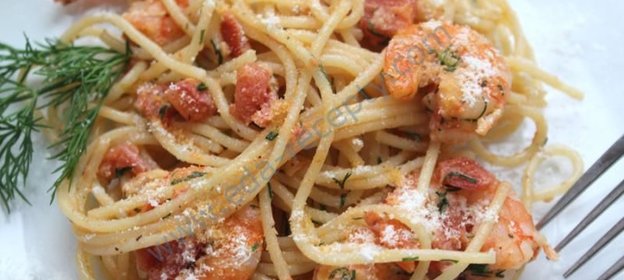 Макароны с креветками