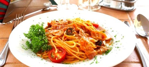 Паста с перцами и ветчиной