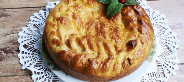 Пирог с ревенем, малиной и белым шоколадом