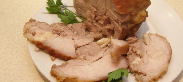 Салат из вареного мяса с фасолью