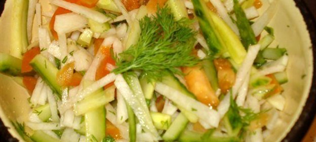 Салат из редьки с овощами