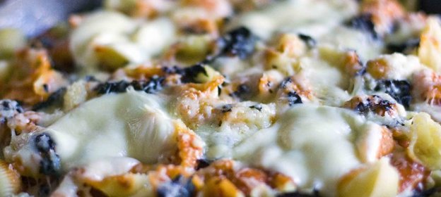 Паста, запеченная с моцареллой