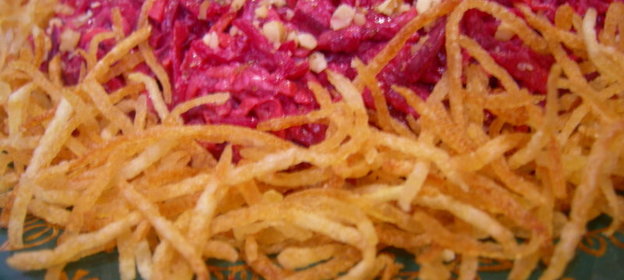 Салат из картофеля-фри и овощей