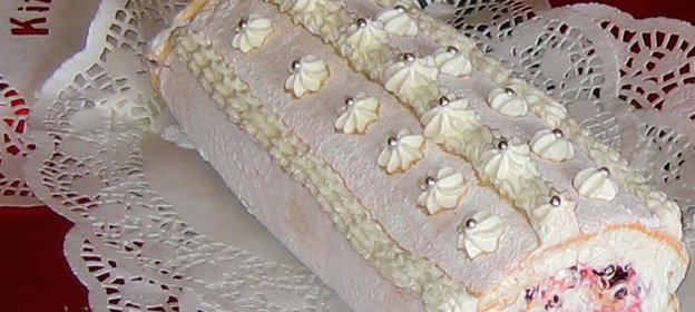 БРУСНИЧНЫЙ РУЛЕТ-БЕЗЕ