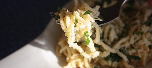 Spaetzle (яичная лапша из кондитерского мешка)