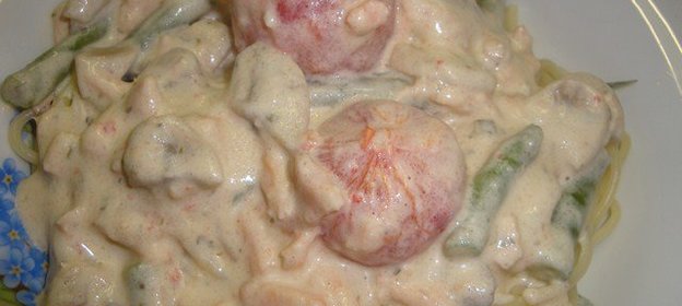 Соус с лососем и грибами к спагетти