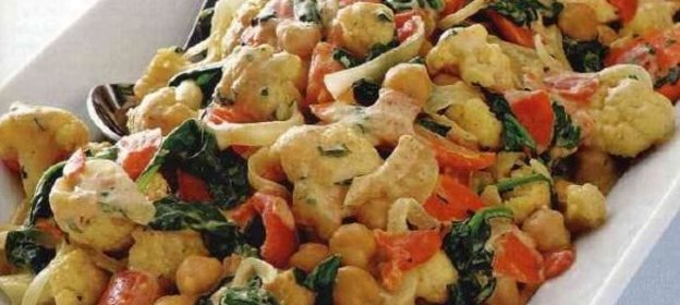 Салат из дыни, и арбуза с фруктами