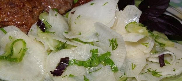 Салат с дайконом Восточный