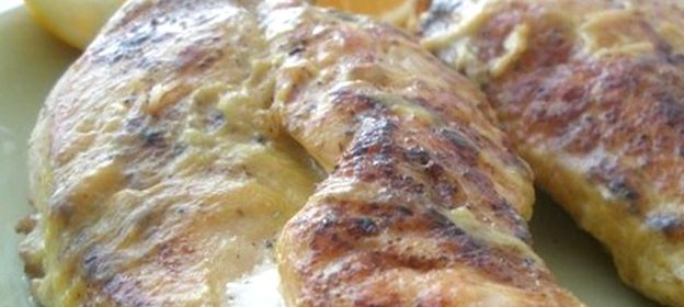 Куриная грудка, запеченная в молоке
