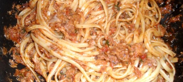 Лапша (феттуччини) с тунцом