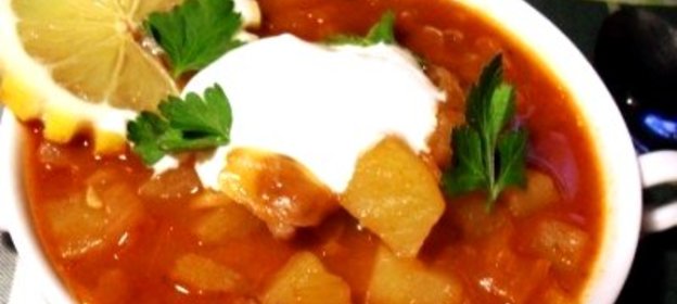 Гуляш из говядины с картошкой