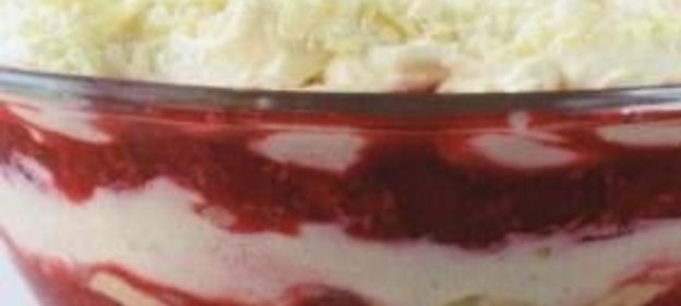 Трайфл с клубникой и белым шоколадом